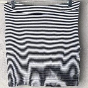 Kate Spade Black and White Striped Mini Skirt Pencil Size 6 Stretch‎ Minimalist
